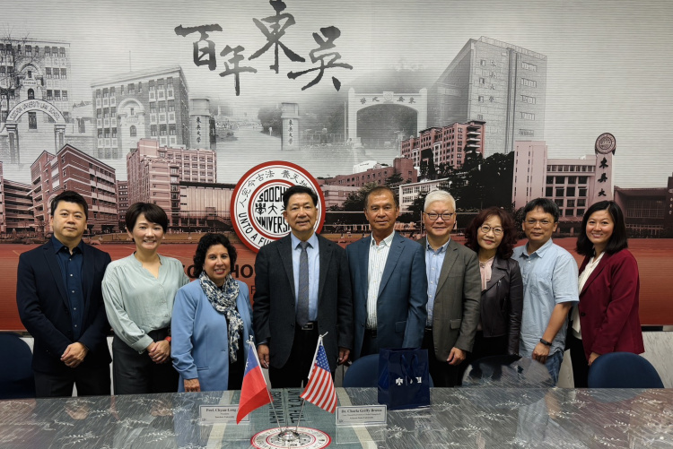 東吳與雷鳥師長大合照